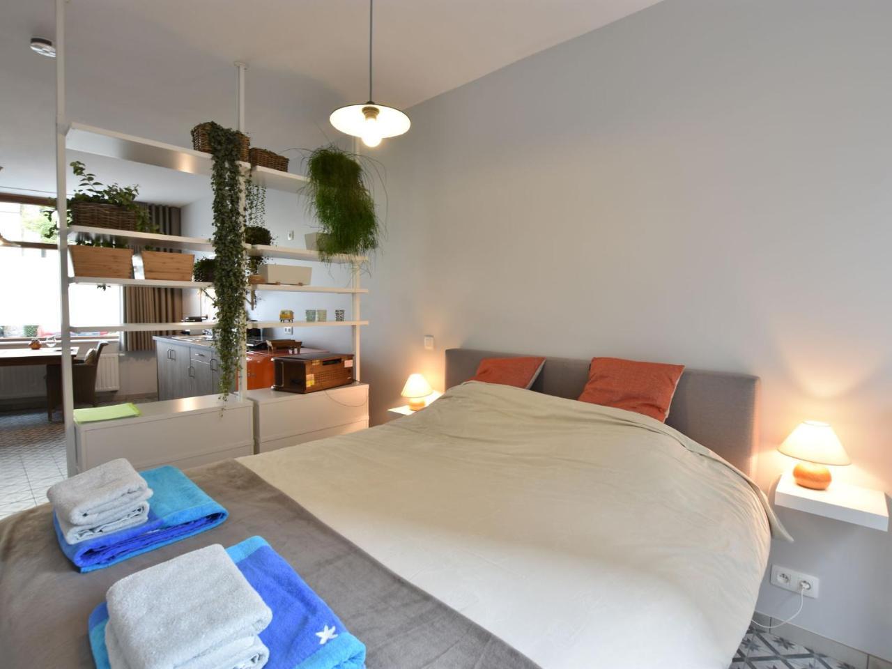 Studio In Ieper With Terrace Exterior foto